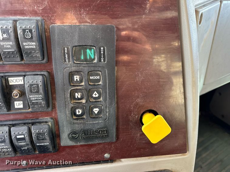 image for item NM9262 2016 Western Star 4700SF dump truck