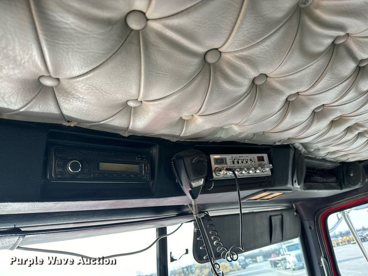 image for item NM9262 2016 Western Star 4700SF dump truck