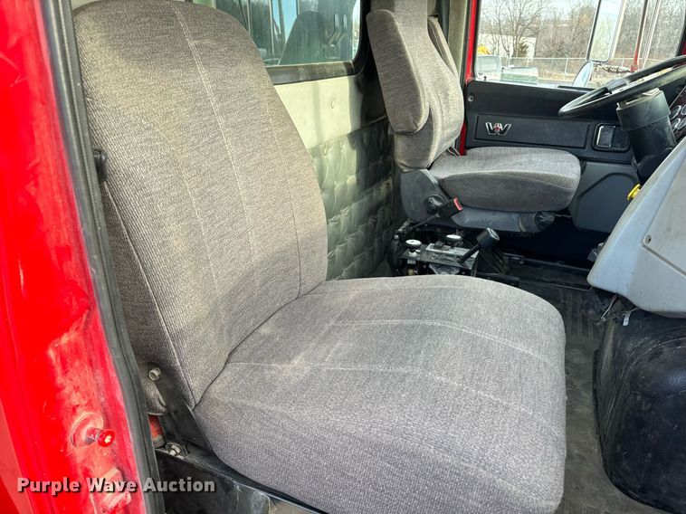 image for item NM9262 2016 Western Star 4700SF dump truck