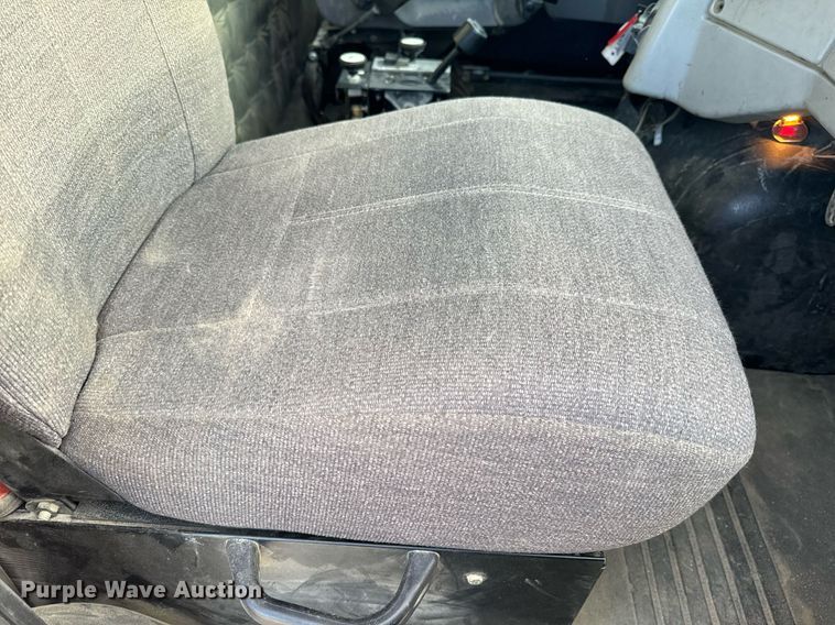 image for item NM9262 2016 Western Star 4700SF dump truck