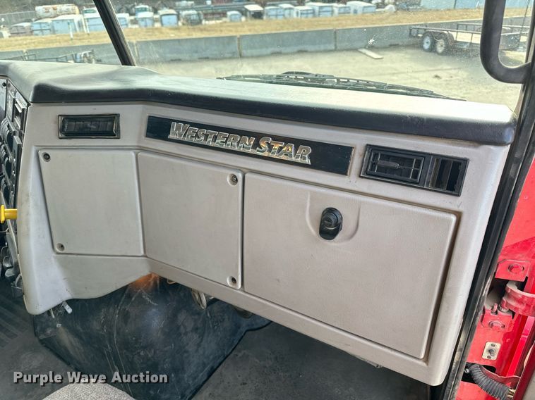 image for item NM9262 2016 Western Star 4700SF dump truck