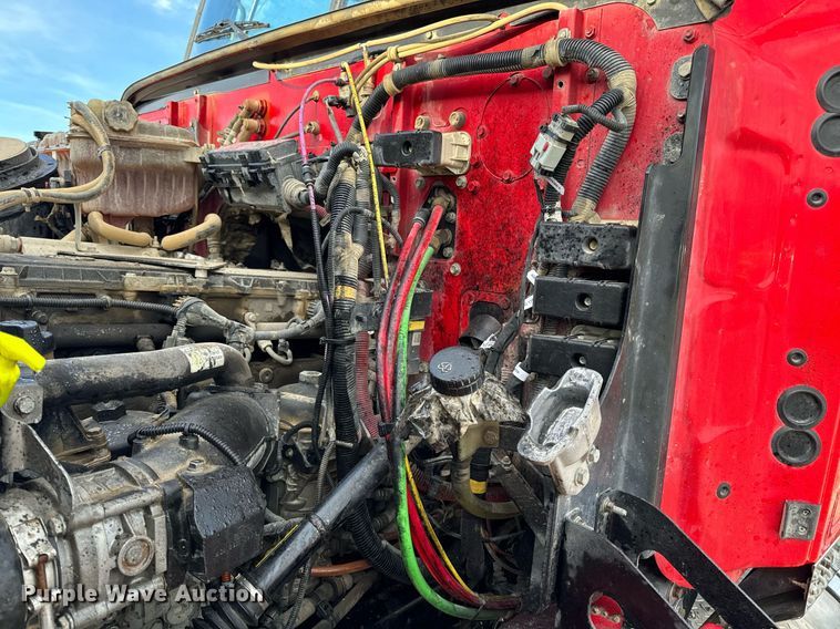 image for item NM9262 2016 Western Star 4700SF dump truck