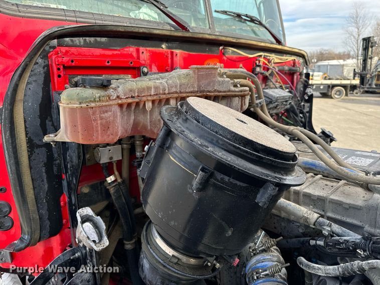 image for item NM9262 2016 Western Star 4700SF dump truck