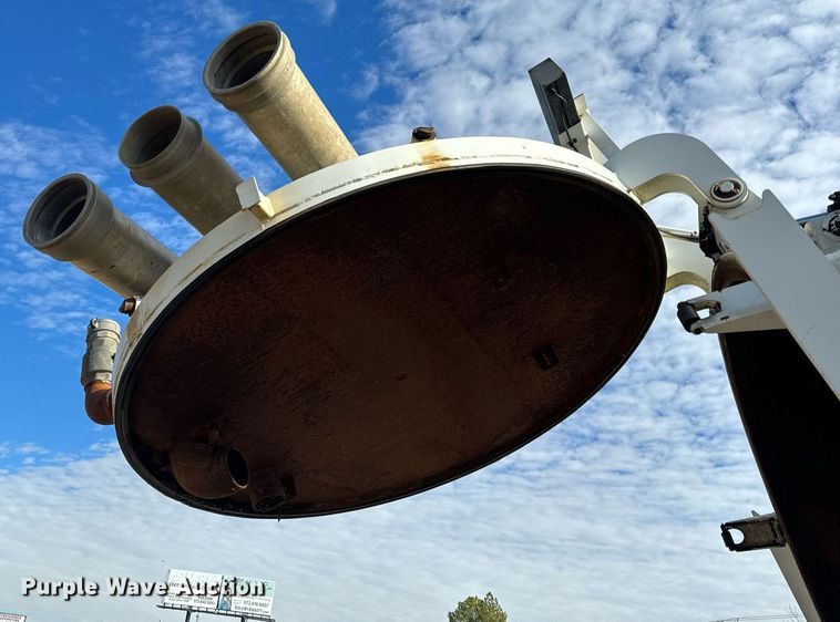 image for item NM9270 2007 Sterling  sewer jetter truck