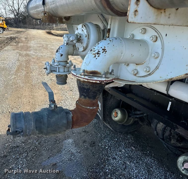 image for item NM9270 2007 Sterling  sewer jetter truck