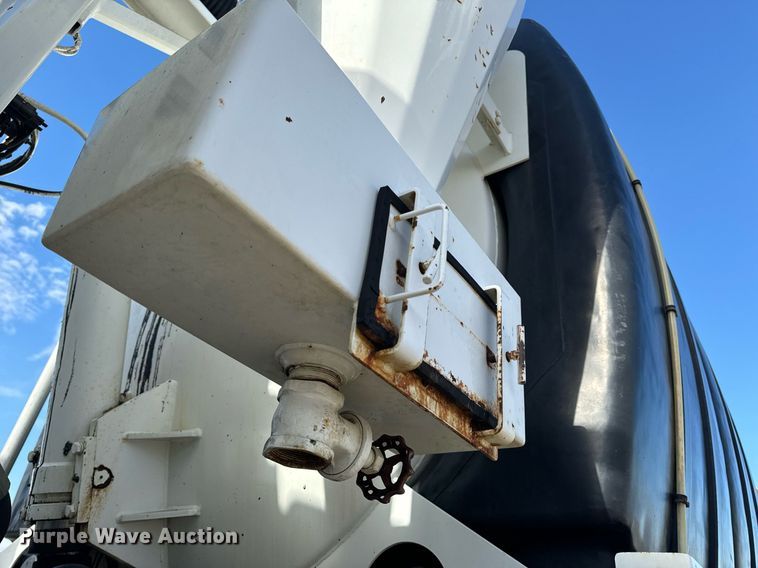 image for item NM9270 2007 Sterling  sewer jetter truck