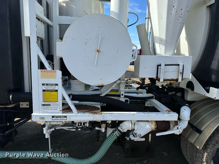 image for item NM9270 2007 Sterling  sewer jetter truck