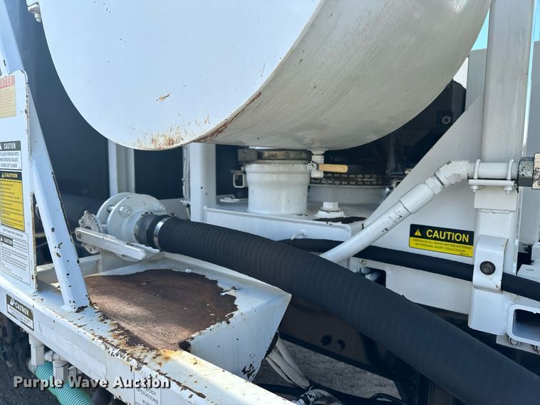 image for item NM9270 2007 Sterling  sewer jetter truck