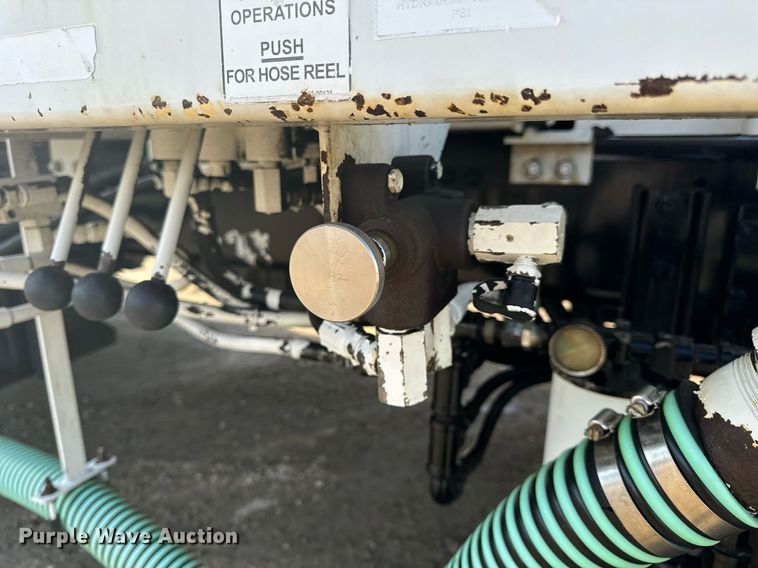 image for item NM9270 2007 Sterling  sewer jetter truck