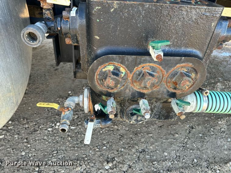 image for item NM9270 2007 Sterling  sewer jetter truck