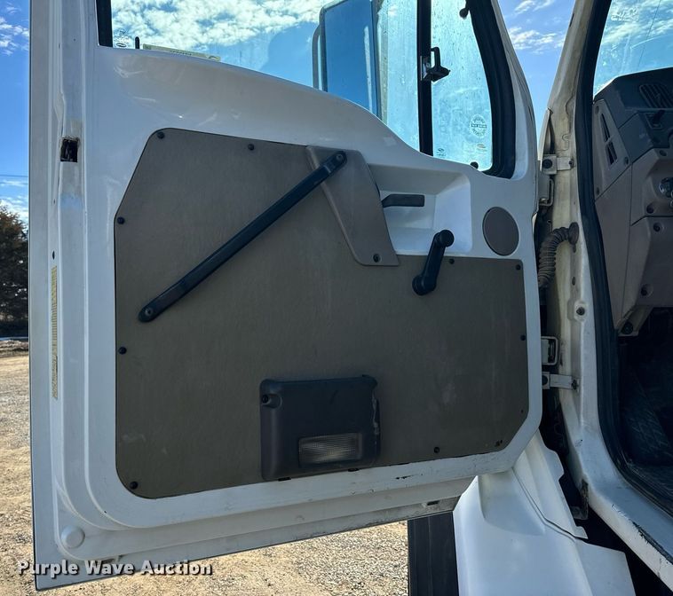 image for item NM9270 2007 Sterling  sewer jetter truck