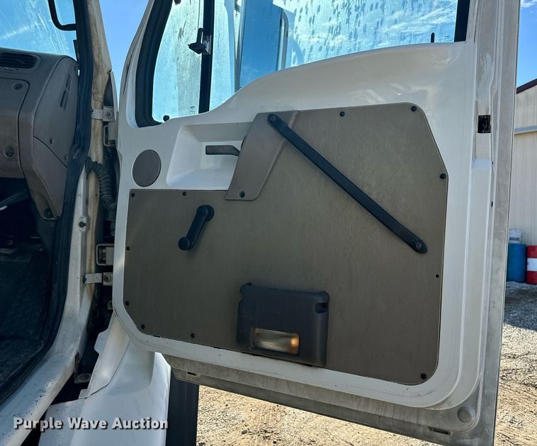 image for item NM9270 2007 Sterling  sewer jetter truck