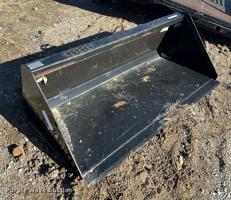 image for item NM9275 Industrias America 72 skid steer bucket