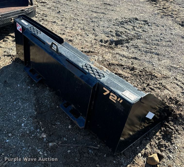 image for item NM9275 Industrias America 72 skid steer bucket