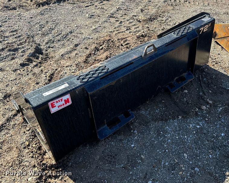 image for item NM9275 Industrias America 72 skid steer bucket