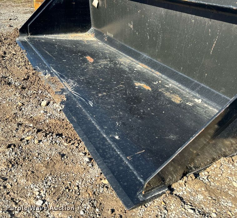 image for item NM9275 Industrias America 72 skid steer bucket