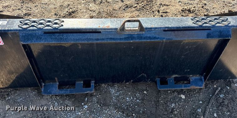 image for item NM9275 Industrias America 72 skid steer bucket