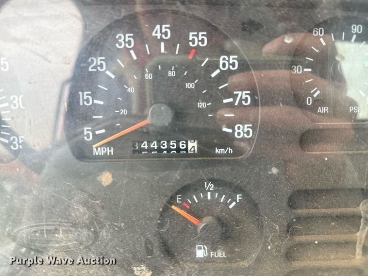 image for item NN9365 2000 Sterling LT8500 drilling rig truck