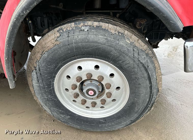 image for item NN9365 2000 Sterling LT8500 drilling rig truck