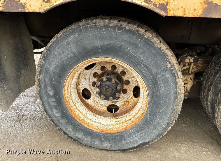 image for item NN9365 2000 Sterling LT8500 drilling rig truck