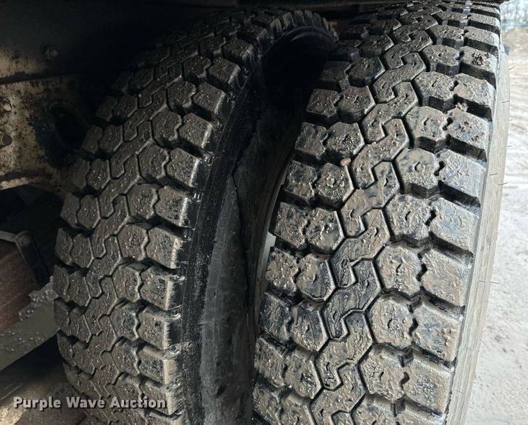 image for item NN9365 2000 Sterling LT8500 drilling rig truck