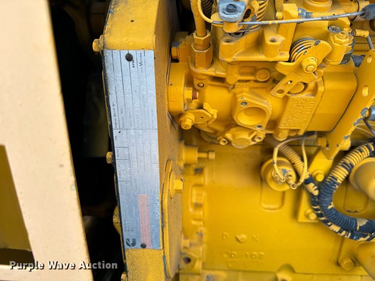 image for item NN9366 1990 Ford F800 drilling rig truck