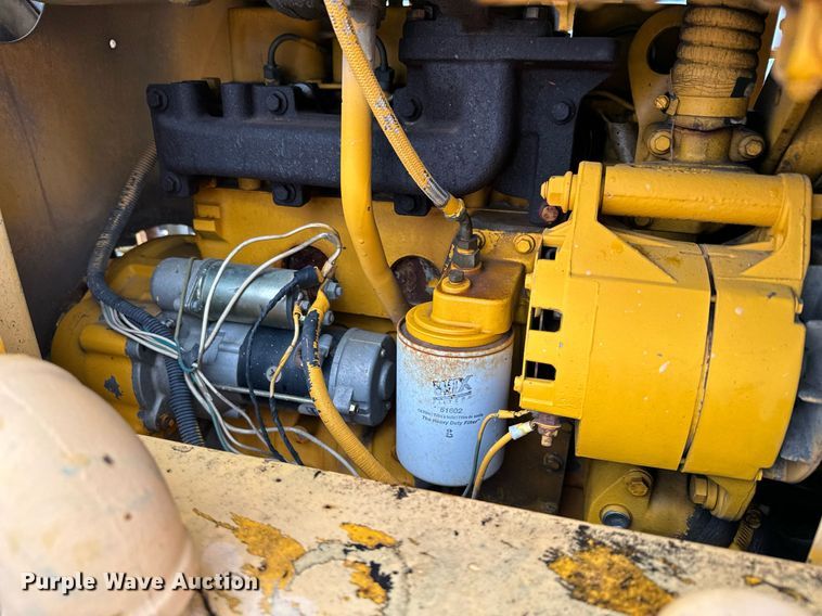 image for item NN9366 1990 Ford F800 drilling rig truck