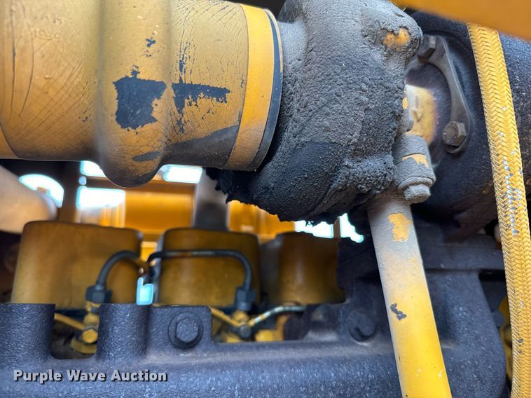 image for item NN9366 1990 Ford F800 drilling rig truck