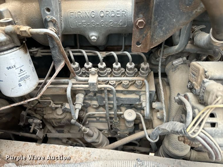 image for item NN9366 1990 Ford F800 drilling rig truck