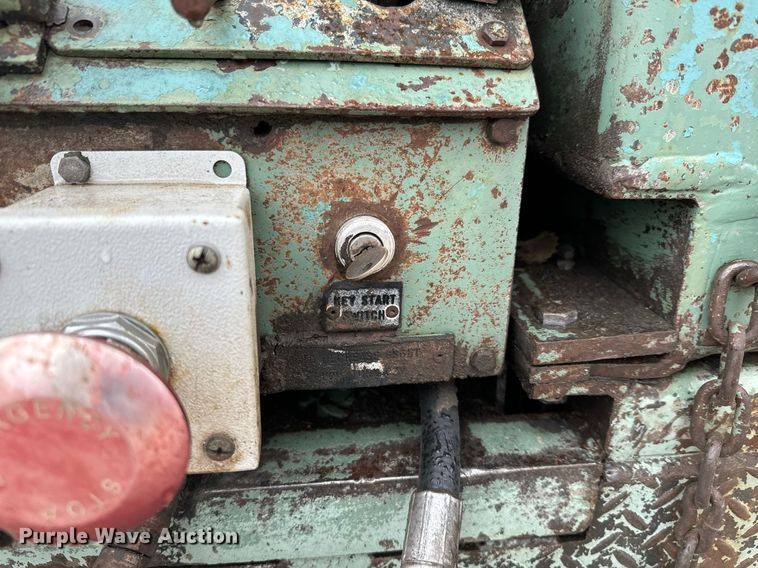 image for item NN9367 1990 International  4900 drilling rig truck