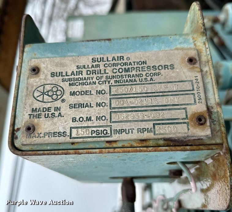 image for item NN9367 1990 International  4900 drilling rig truck