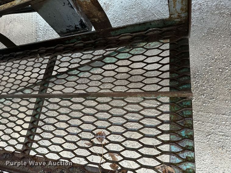 image for item NN9367 1990 International  4900 drilling rig truck