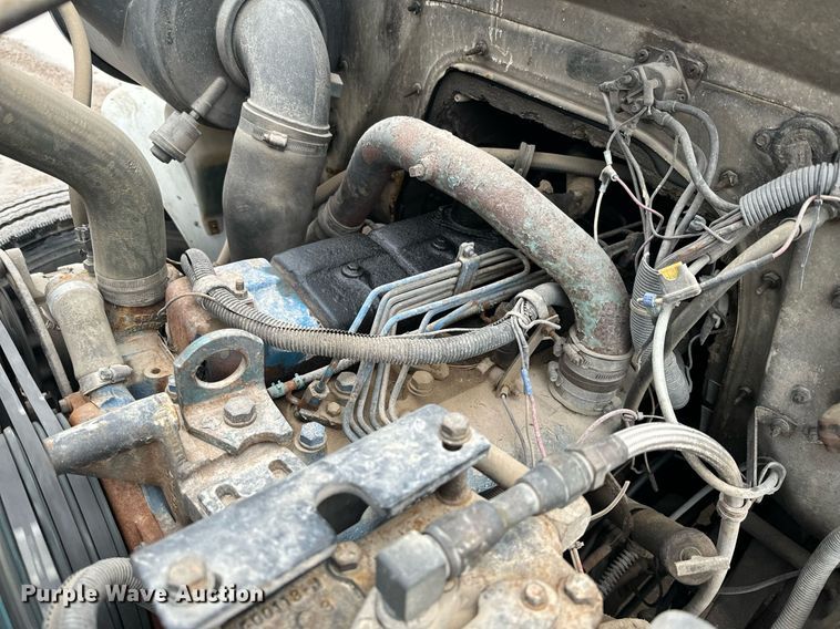 image for item NN9367 1990 International  4900 drilling rig truck