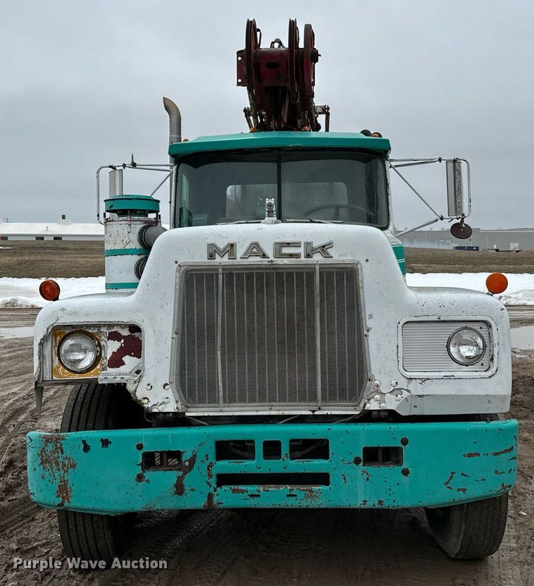 image for item NN9368 1979 Mack cable tool rig truck