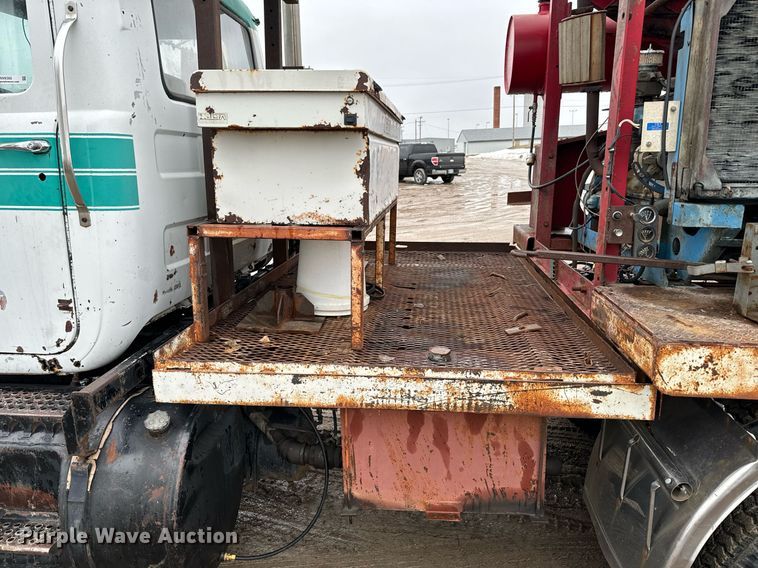 image for item NN9368 1979 Mack cable tool rig truck