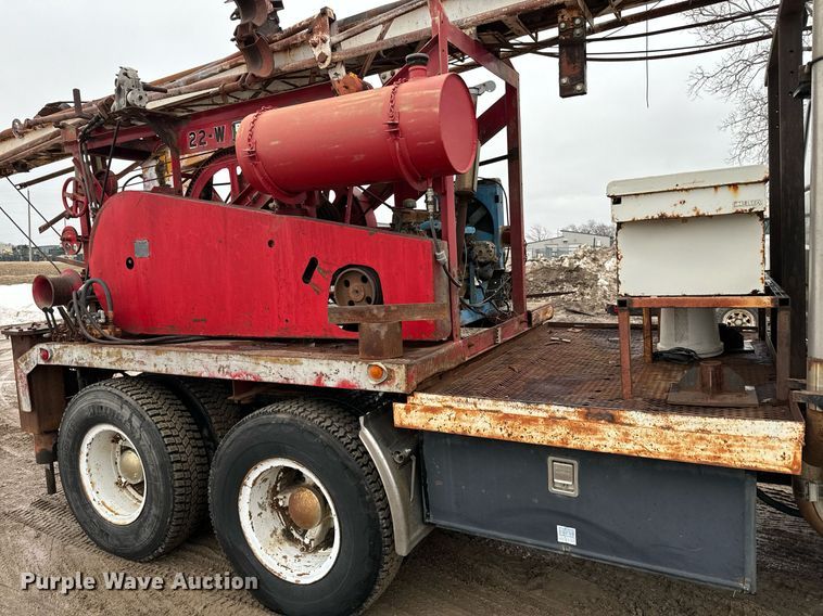 image for item NN9368 1979 Mack cable tool rig truck