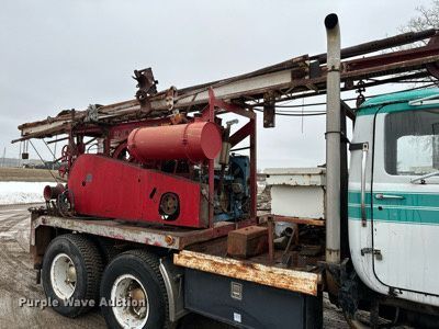 image for item NN9368 1979 Mack cable tool rig truck