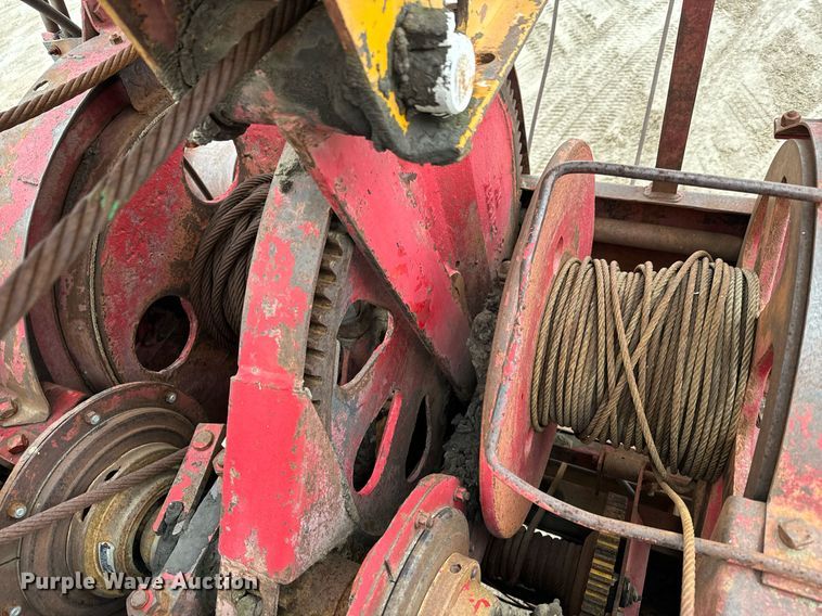 image for item NN9368 1979 Mack cable tool rig truck