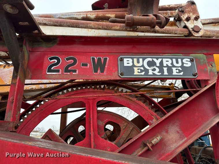 image for item NN9368 1979 Mack cable tool rig truck