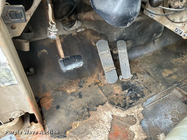 image for item NN9368 1979 Mack cable tool rig truck