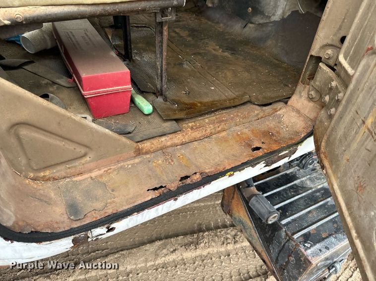 image for item NN9368 1979 Mack cable tool rig truck