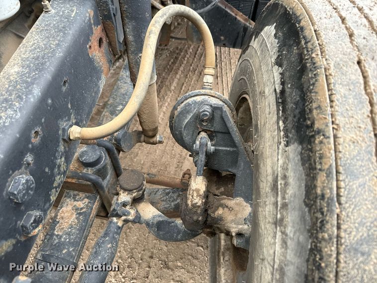 image for item NN9368 1979 Mack cable tool rig truck