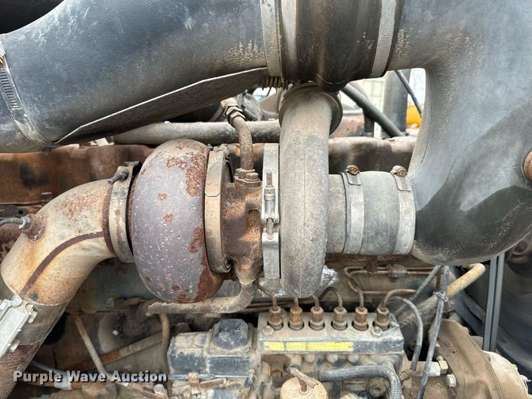 image for item NN9368 1979 Mack cable tool rig truck