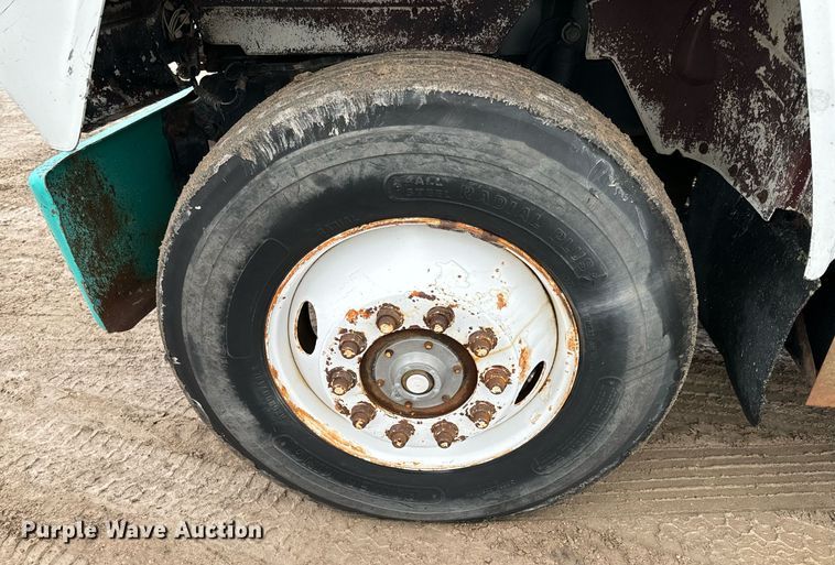 image for item NN9368 1979 Mack cable tool rig truck