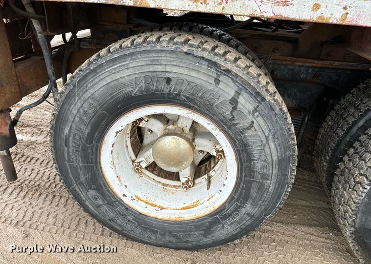 image for item NN9368 1979 Mack cable tool rig truck