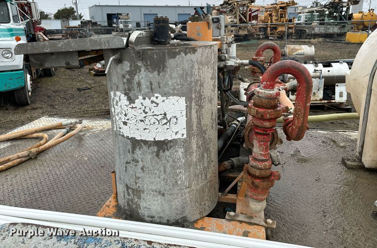 image for item NN9369 1991 Boyer pump trailer