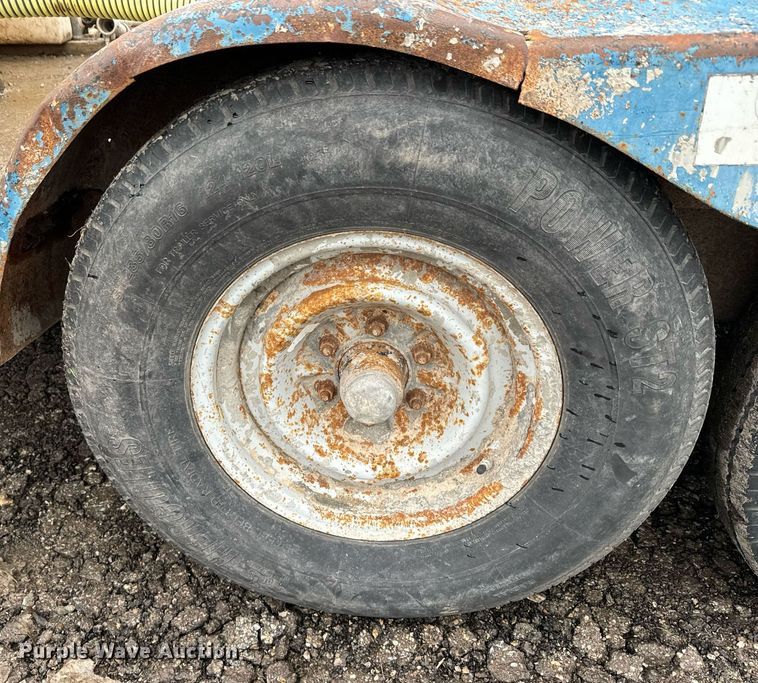 image for item NN9369 1991 Boyer pump trailer