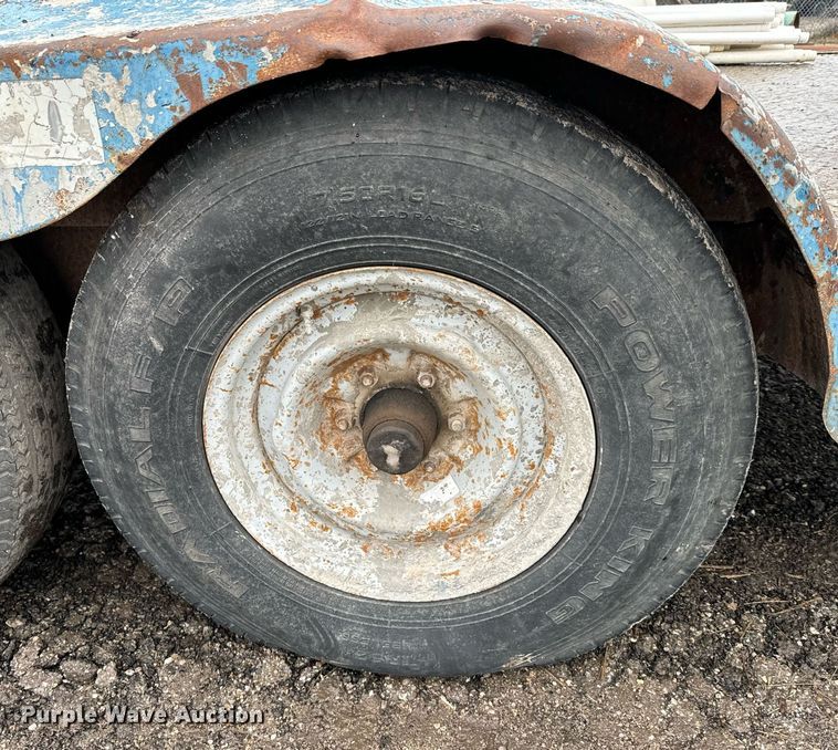 image for item NN9369 1991 Boyer pump trailer