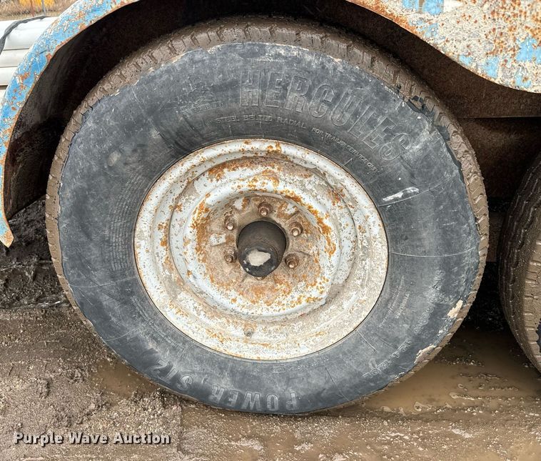 image for item NN9369 1991 Boyer pump trailer