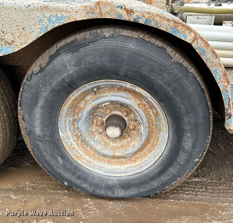 image for item NN9369 1991 Boyer pump trailer